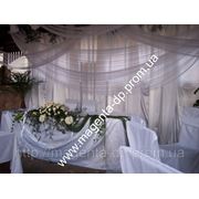 Оформление свадебного зала тканью и цветами