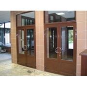 Двери из теплого алюминиевого профиля фотография