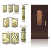 Квартирные металлические противовзломные двери с декоративными решетками фотография