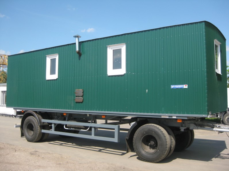 железнодорожник обслуживающий прицеп вагонов. железнодорожник который проверяет цельность и смазку колес это.