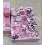 Набор резинки для волос с разными аксессуарами розовый фотография