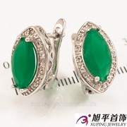 Серьги родиум “Зауженный большой зеленый гладкий камень в оправе мелких камней“ 324940(4) фото