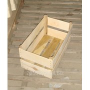 Ящик деревянный проволокосшивной из шпона. фотография