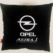 Подушка черная Opel Astra J с вышивкой белой фотография