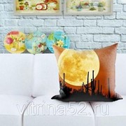 Декоративная подушка “Оранжевая луна“ фото