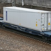 Железнодорожные перевозки грузов универсальными платформами фотография