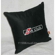 Подушка черная Audi фотография