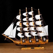 Сувенирная модель парусника (50 х 45 х 10 см) фотография