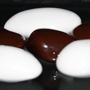 Камни белые и шоколадные BioKer 14шт фотография