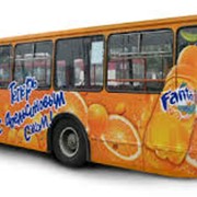 Реклама на общественном транспорте фотография