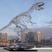 Скелет динозавра из фигурного стекла фото