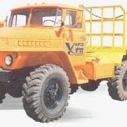 Автопоезд лесовозный в составе тягача и двухосного прицепа-роспуска УРАЛ-4320-8103