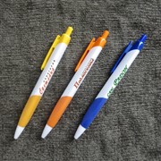 Ручка пластиковая треугольная
