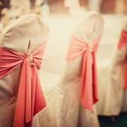 Бант на списку стула  фото