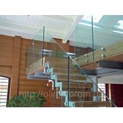 Изготовление стеклянных ограждений лестниц фото