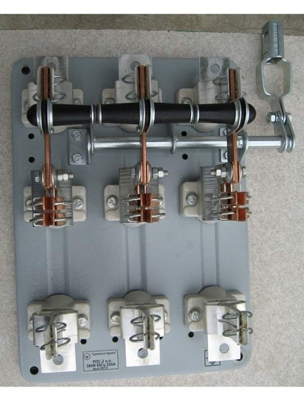 пц рубильник 250 ампер. разъединитель ре19-41-31160-00 ухл3 tdm. рубильник 4000а экф. выносной рубильник рпб 16 1600а. перекидной рубильник 100 ампер.