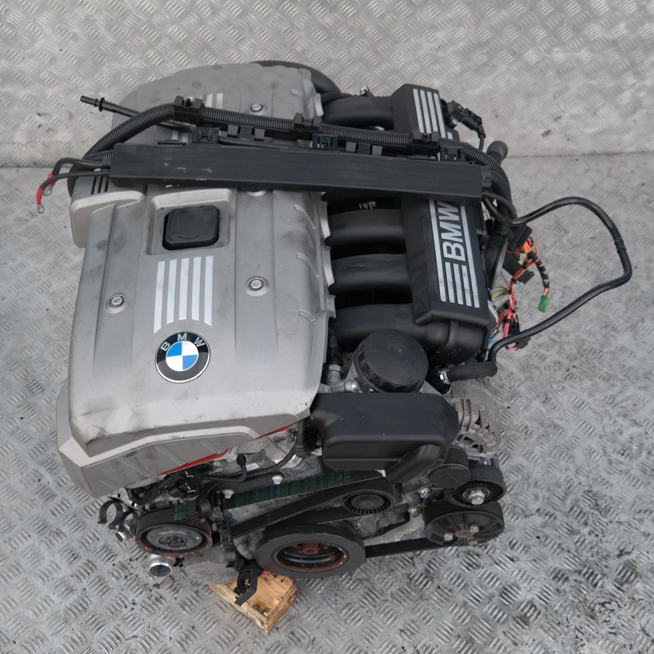 Е60 n52b25. Мотор БМВ n52. BMW e90 2.5 n52 мотор. Мотор БМВ 3.5. БМВ n52b30.