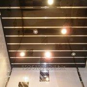 Комплект реечного потолка черный глянец с зеркальными вставками фото