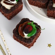 Муляж пирожное “Сладкое настроение “ 5х5 см шоколадное ягоды фрукты фото
