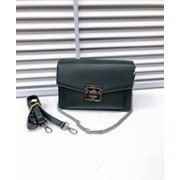 Женская сумка мессенджер с застежкой и цепочкой 22 х 15 см зеленая фотография