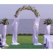 Аренда арки на свадьбу стойки и столик для церемонии фотография