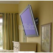 Установка телевизоров LCD и ЖК панелей на стену фотография