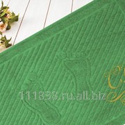 Махровый коврик с именной вышивкой зеленый фото