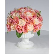 Белая ваза маргарита из мыла ароматная с нежными розами фотография
