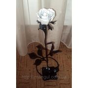 Белая кованная роза ручной работы (декор ковка) фото