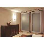 Перегородка шумоизолирующая мобильная раздвижная стеклянная в профиле фото