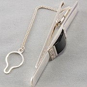 Зажим для галстука серебряный мужской (Арт.165004) Серебро 925 пробы, оникс, куб. цирконий Вес: 15.5 г