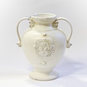 Керамическая ваза с гербом фотография