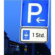 Светоотражающая пленка для дорожных знаков, направляющих и информационных знаков. фото