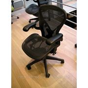 Кресло руководителя Herman Miller Aeron Chair — PostureFit Support фото