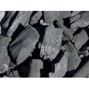 Древесный уголь из твердолиственных пород древесины фотография