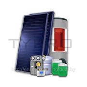 Система солнечных коллекторов, состоящая из плоских коллекторов и комбинированного аккумуляционного бака. фото