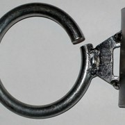 Крюк для круглых опор КП-1м фото