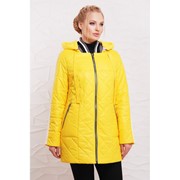 Женская демисезонная удлиненная куртка полуприлегающего силуэта желтая фотография