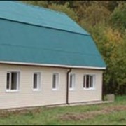 Дом на опушке лесного озера