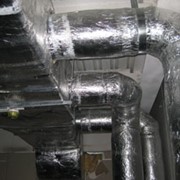 Монтаж систем вентиляции и кондиционирования воздуха фотография