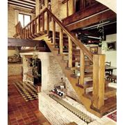 Устройство лестниц и прочих элементов интерьера. Изготовление лестниц из натурального дерева. фото