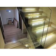 Стеклянные лестницы с подсветкой цена купить киев фотография