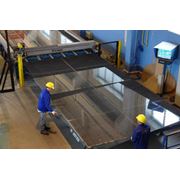 Матирование стекла художественное матирование фацетирование моллирование (гнутье сгибание гибка) стекла шлифовка и полировка стекла на заказ порезка стекла и зеркал закалка стекла сверление стекла или зеркал. фото