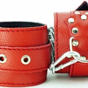 Красные кожаные наручники с клепками БДСМ Арсенал 56005ars фотография