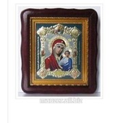 Икона Казанская Божья матерь, аналойная, фигурный киот скрипка, зеленый конгресс, цвет 23х26 фото