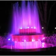 Подсветка фонтана фотография