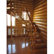Секционная, косоурно - тетивная деревянная лестница