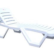 Пластиковый лежак шезлонг CAPISSI SUN BED (белый) фото
