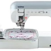Компьютеризированная швейно-вышивальная машина Innov-is 4000 фото