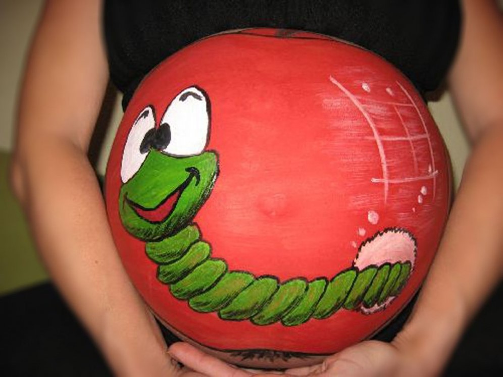 Как нарисовать киндер сюрприз на животе